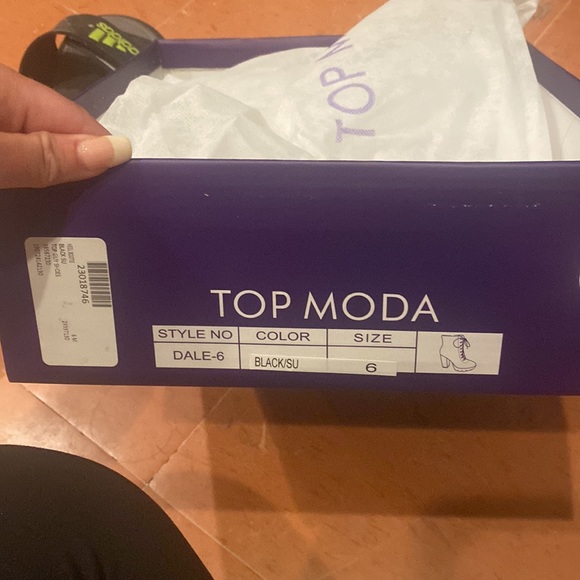 Brand new never been worn Black suede bootie heels - Picture 2 of 2